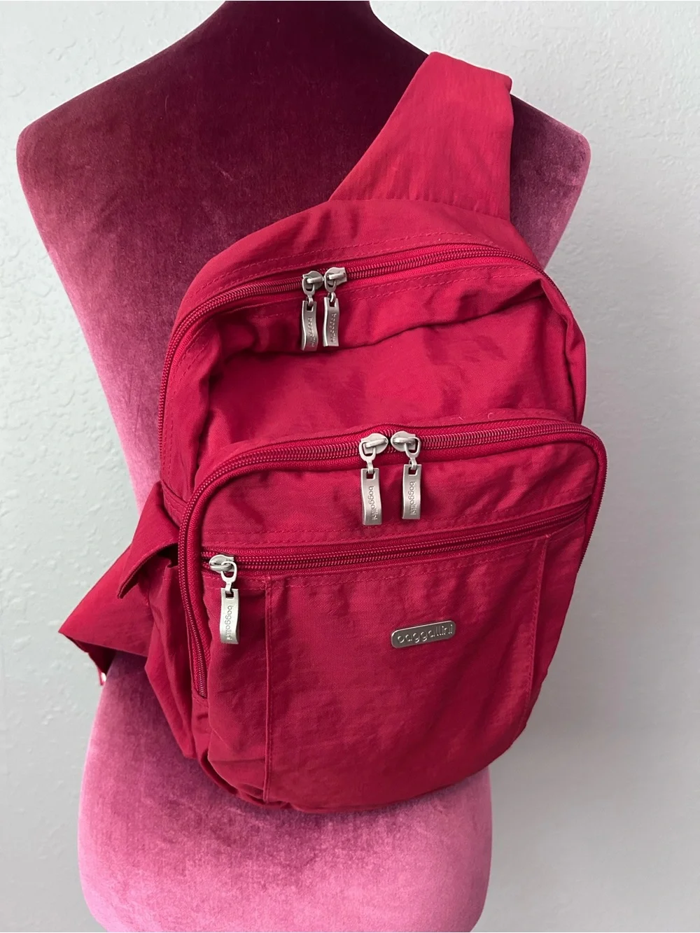Baggallini Red Nylon Sling Travel Backpack Pockets Pockets Pockets
